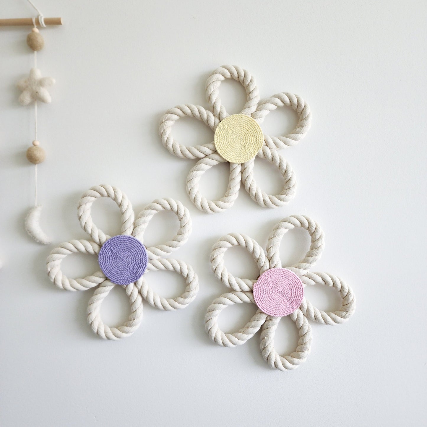 Boho Daisy Wall Flowers ~ Rope Wall Decor